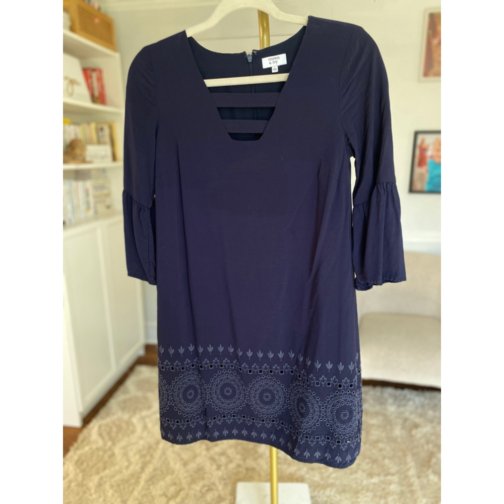 Crown And Ivy Mini Dress Navy Embroidered Bell Sleeve Preppy 2 Quiet Luxury Boho - Picture 2 of 7